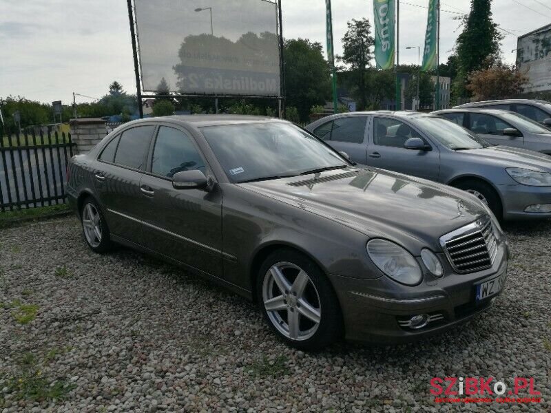 2008' Mercedes-Benz Klasa E photo #1