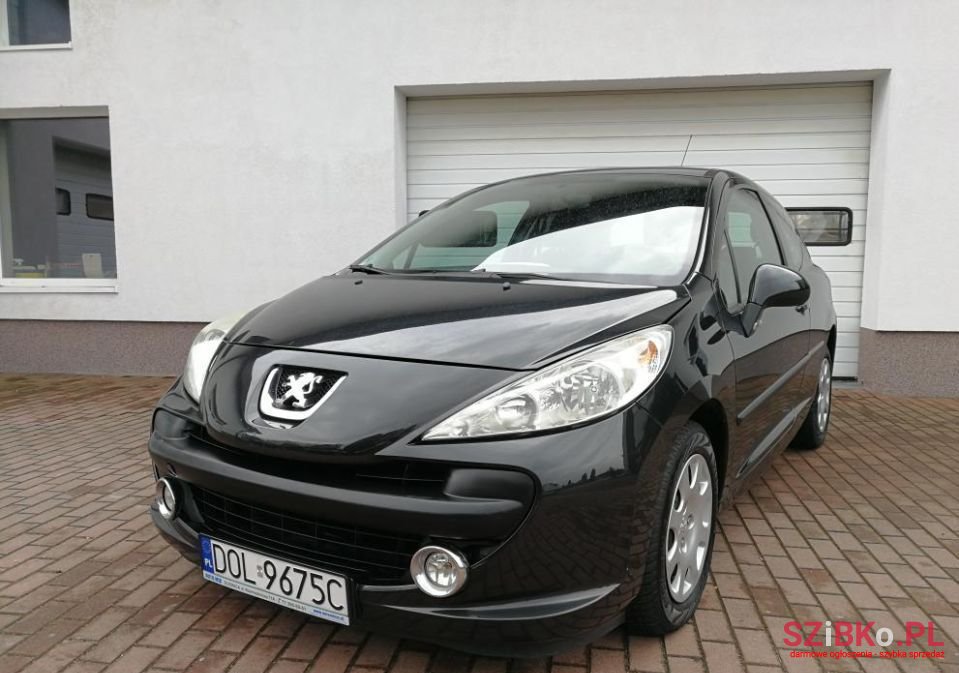 2009' Peugeot 207 photo #2
