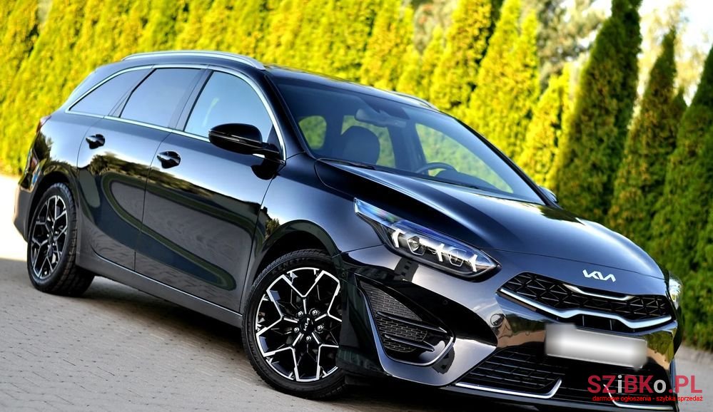 2023' Kia Ceed 1.5 T-Gdi Gt-Line photo #3