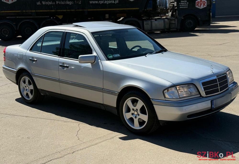 1993' Mercedes-Benz C-Class 180 Elegance photo #1