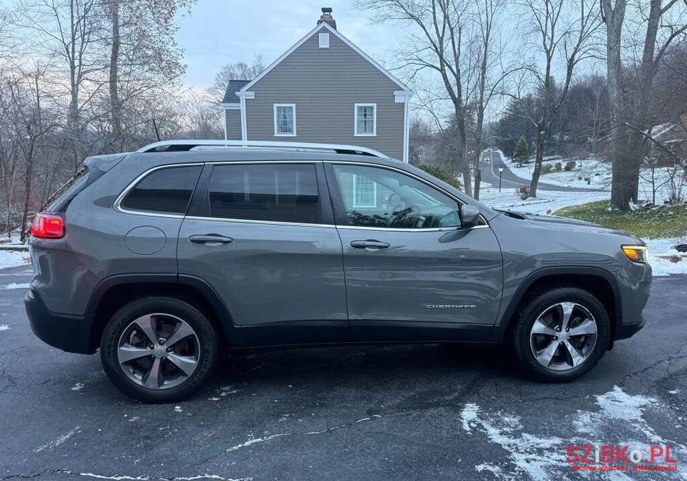 2019' Jeep Cherokee photo #5