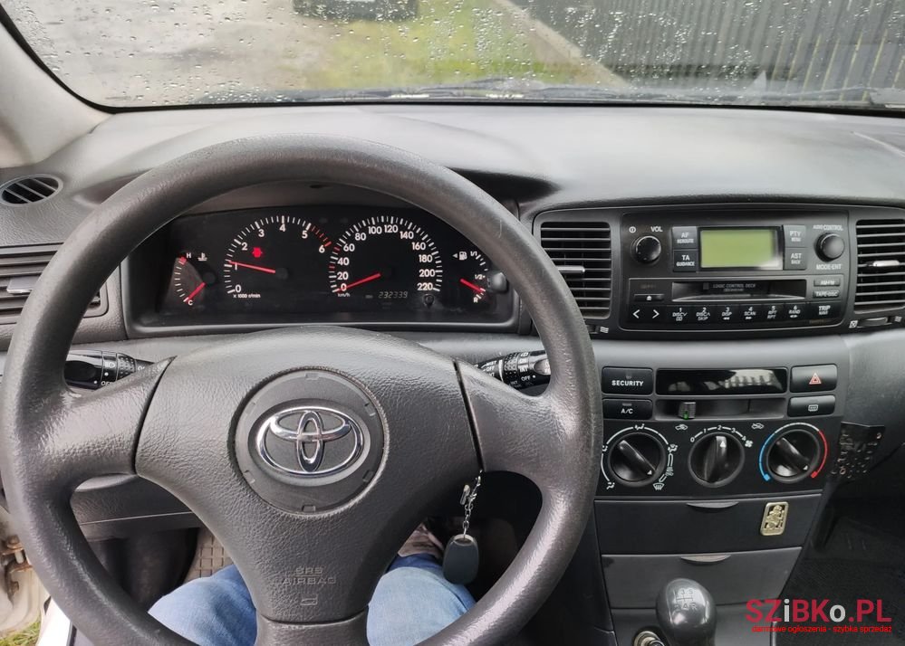 2003' Toyota Corolla 2.0 D-4D Base photo #2