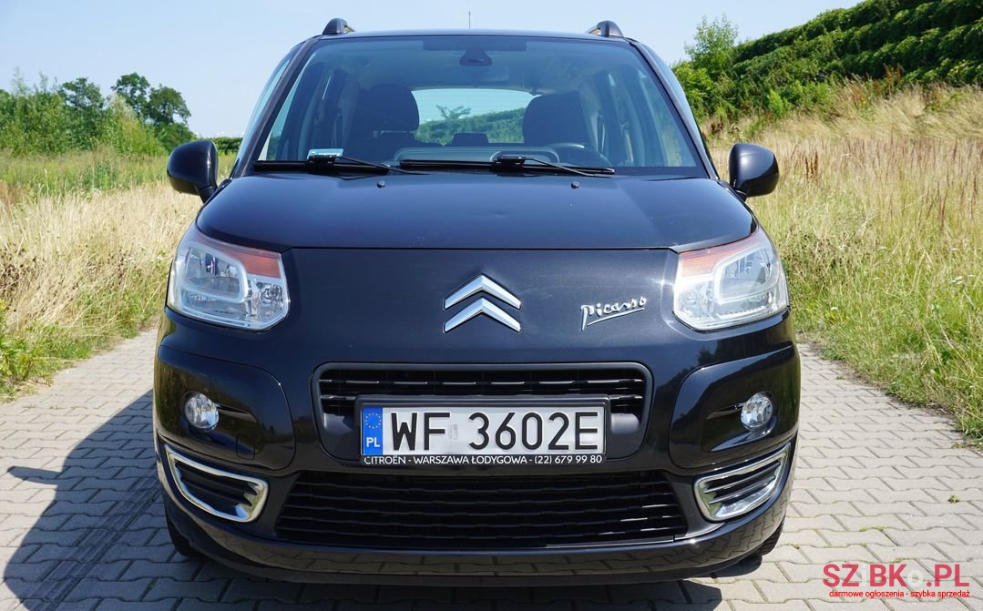 2010' Citroen C3 Picasso photo #5