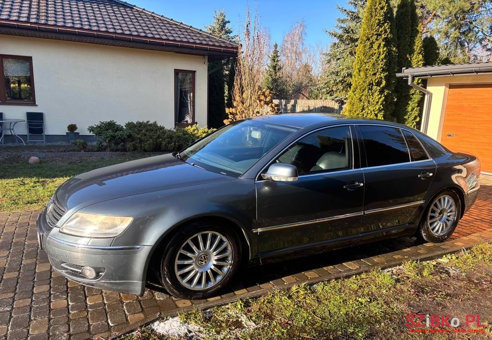 2006' Volkswagen Phaeton photo #1