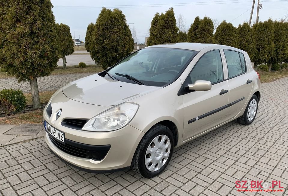 2007' Renault Clio photo #1