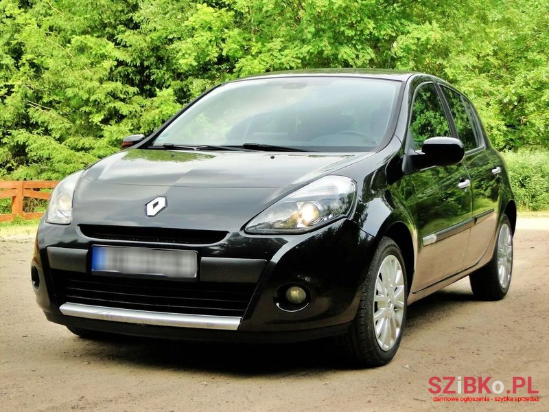 2009' Renault Clio photo #4