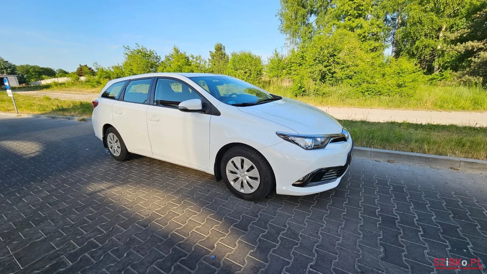 2018' Toyota Auris photo #6