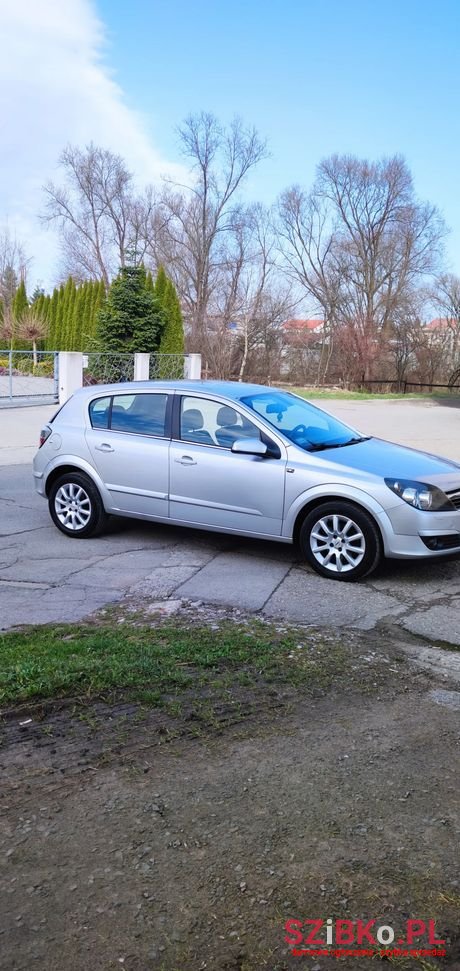 2004' Opel Astra photo #3