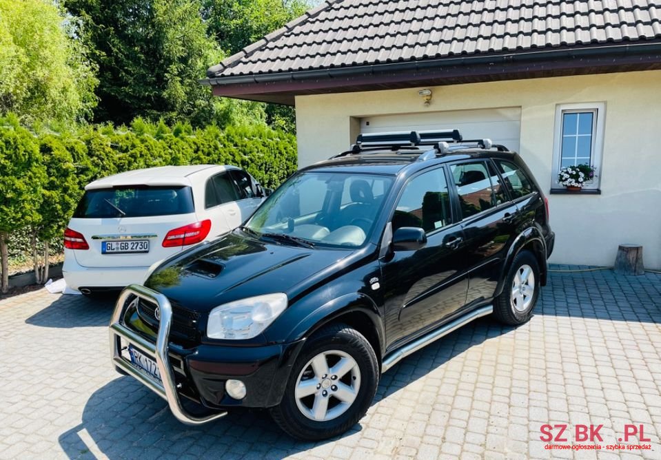 2005' Toyota RAV4 photo #2