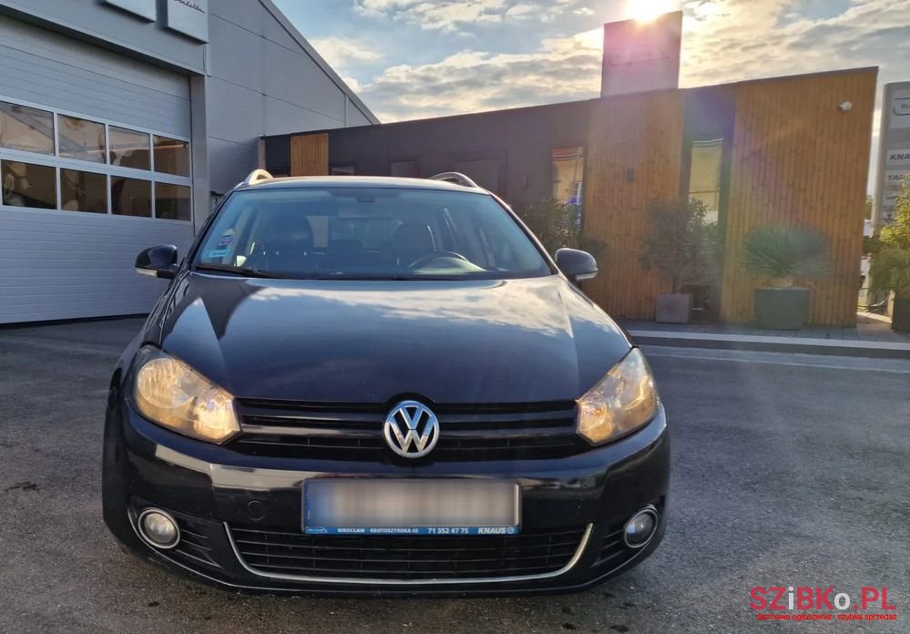 2010' Volkswagen Golf photo #4