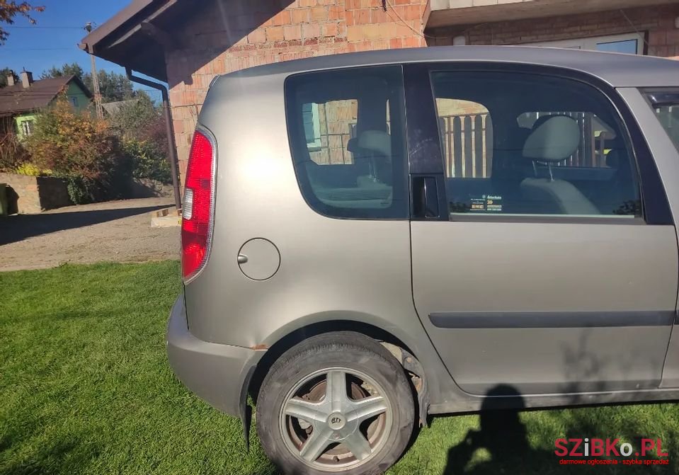 2006' Skoda Roomster photo #2