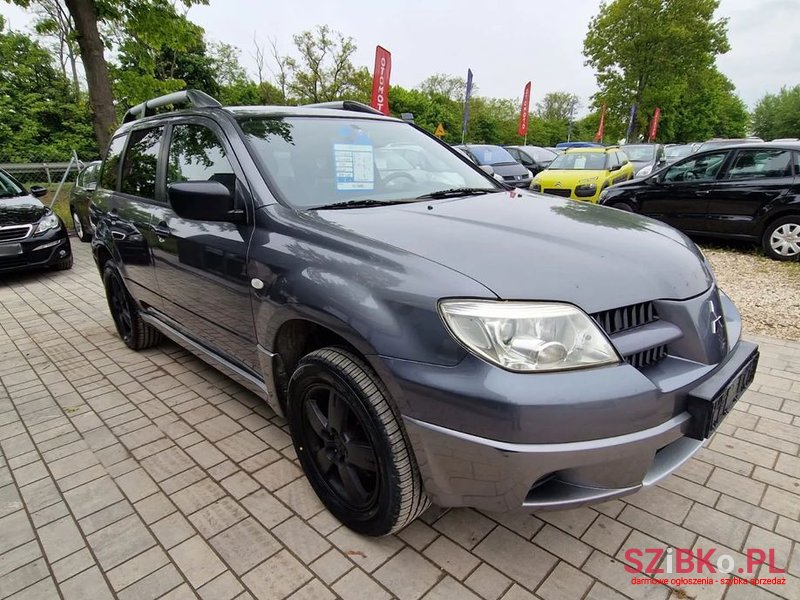 2007' Mitsubishi Outlander 2.0 Comfort photo #3