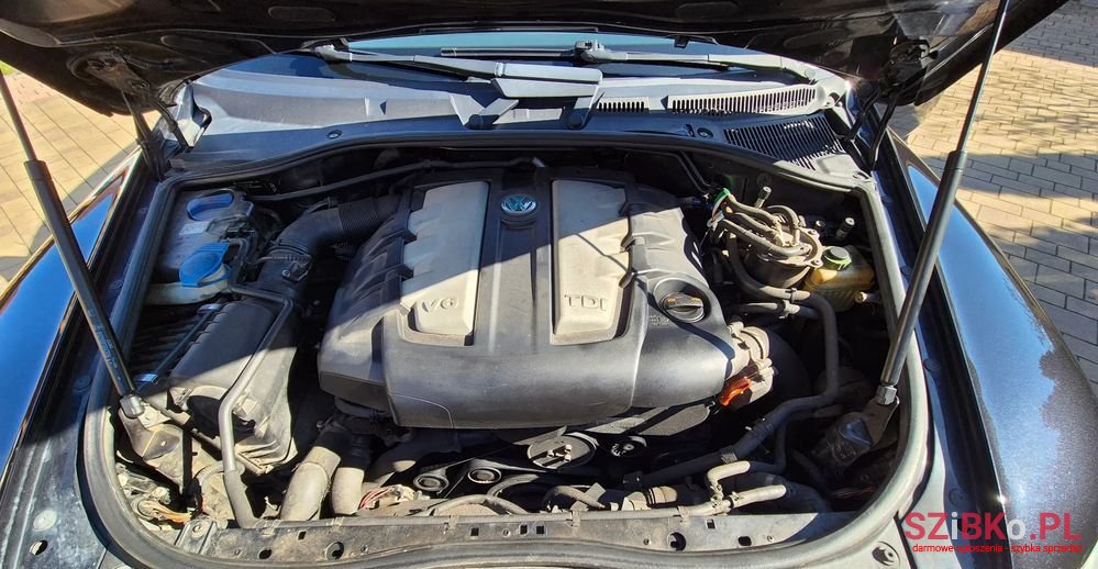 2007' Volkswagen Touareg photo #4