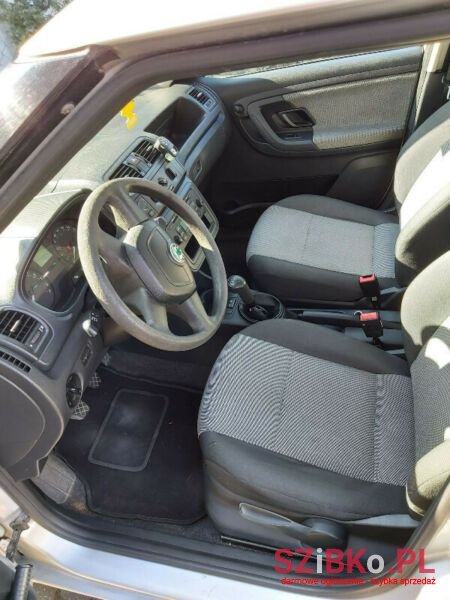 2012' Skoda Fabia photo #5