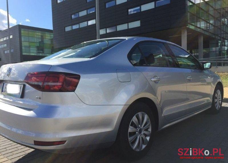 2016' Volkswagen Jetta photo #2