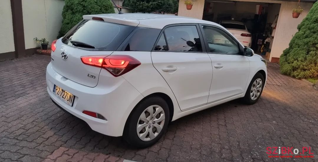 2018' Hyundai i20 photo #3