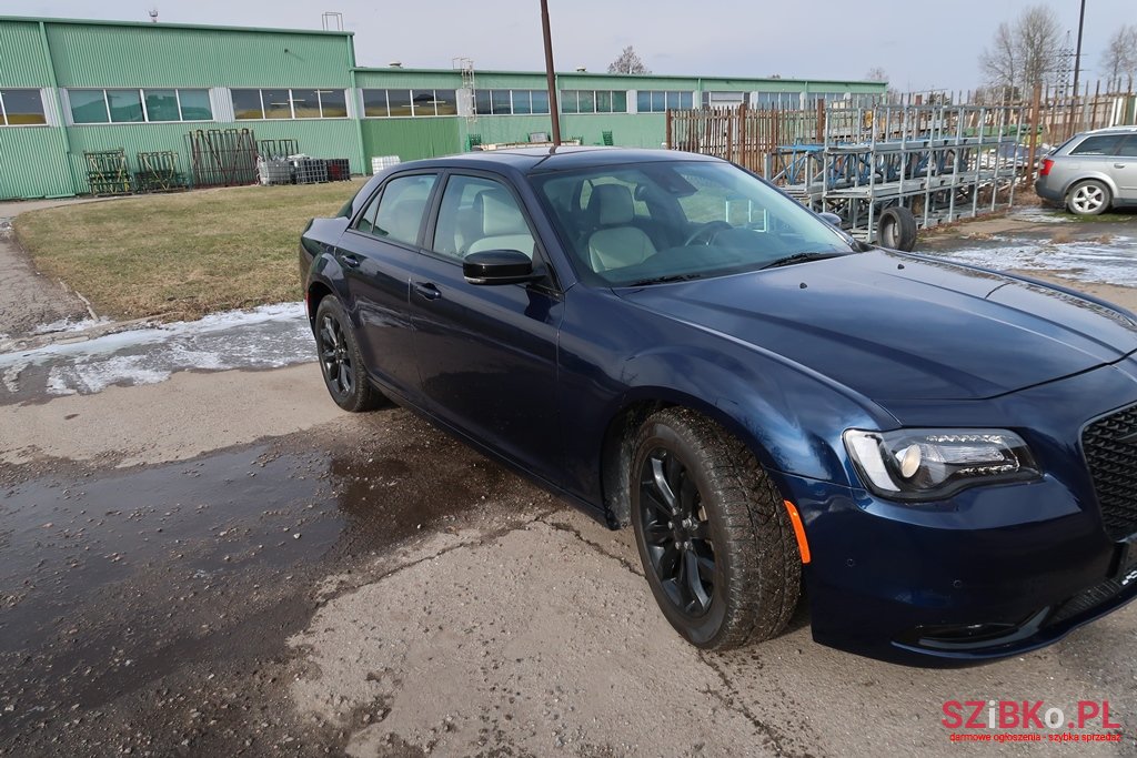 2016' Chrysler 300 C photo #2