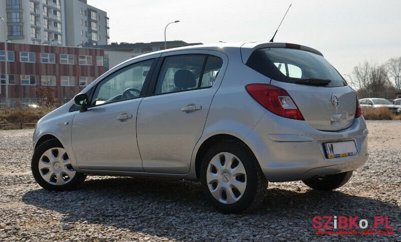 2014' Opel Corsa photo #1
