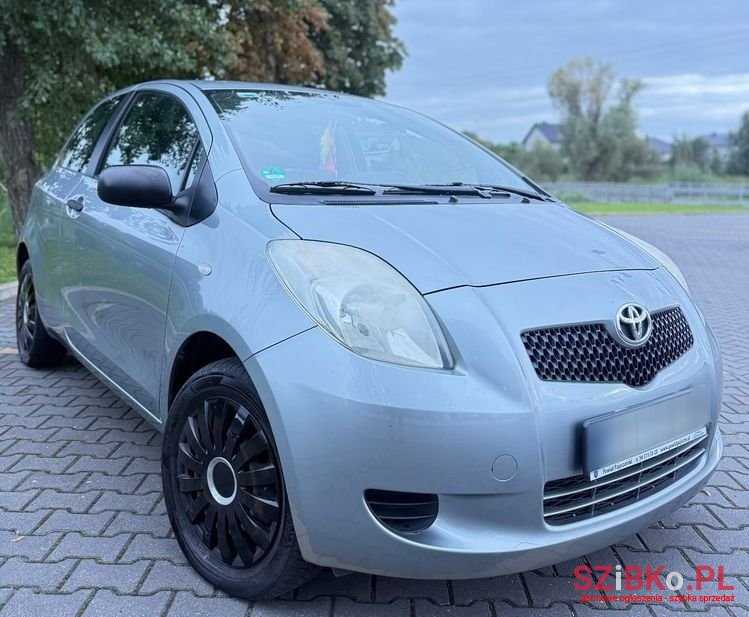2007' Toyota Yaris 1.0 Luna A/C photo #1