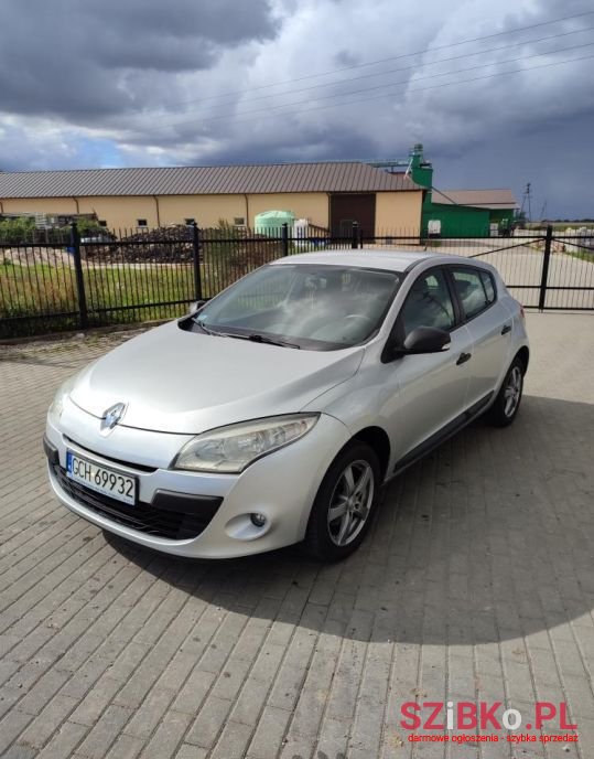 2010' Renault Megane photo #1