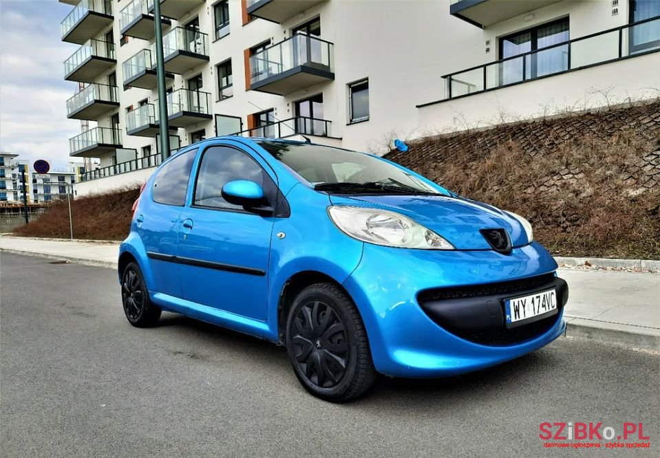 2006' Peugeot 107 photo #2