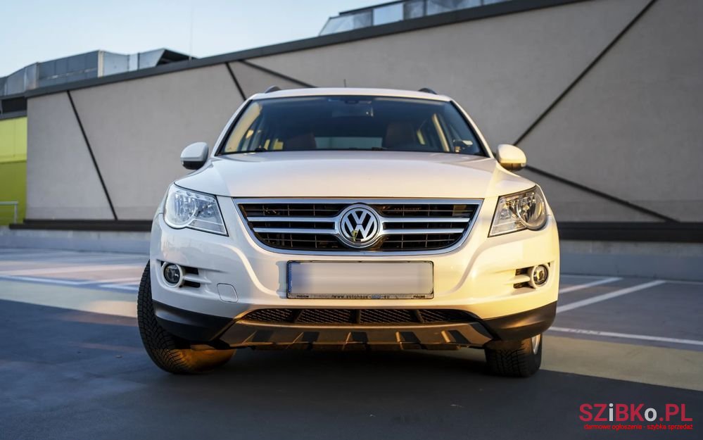 2009' Volkswagen Tiguan photo #1