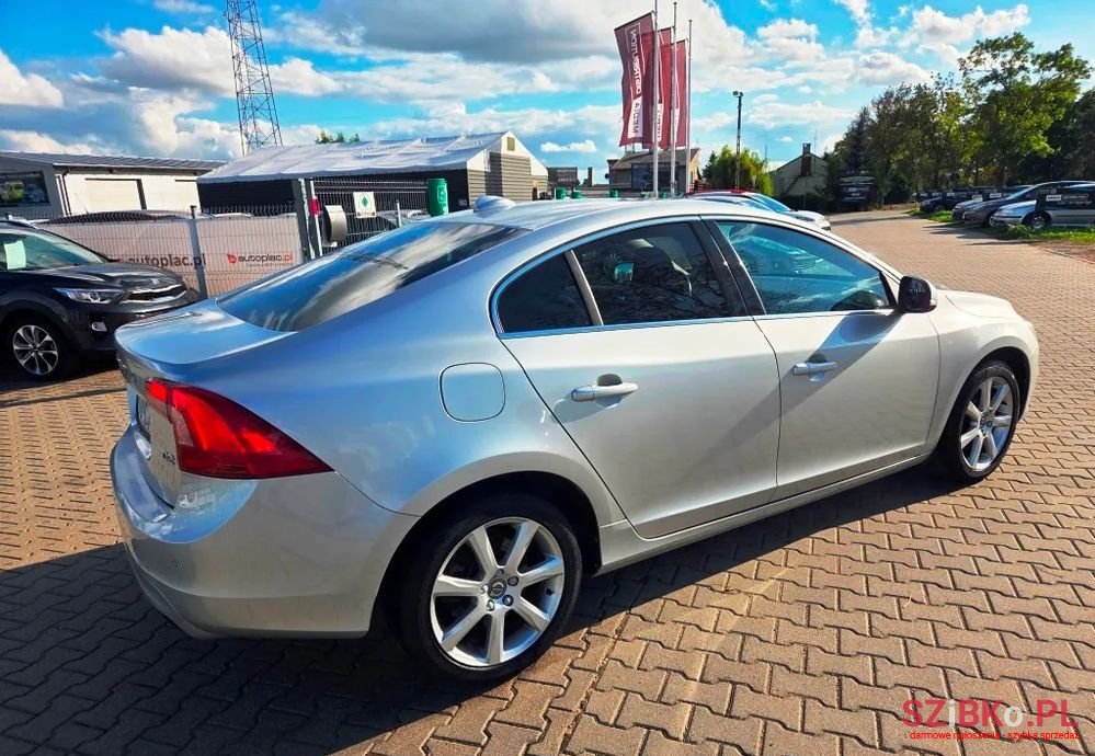 2017' Volvo S60 D2 Drive-E Momentum photo #6