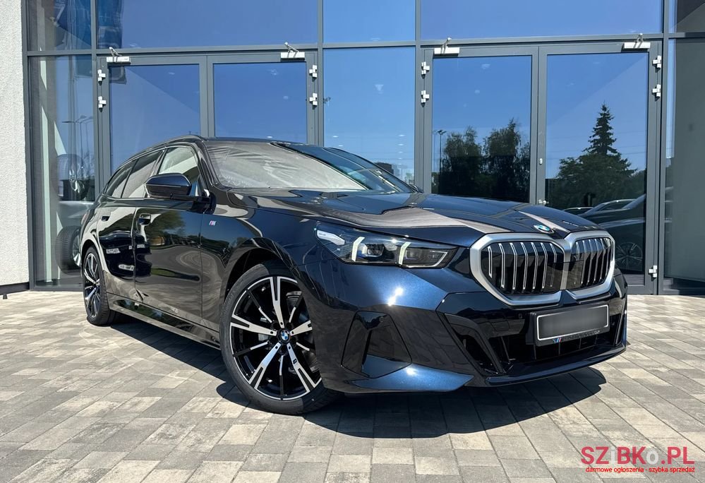 2024' BMW 5 Series 520D Xdrive Touring photo #2