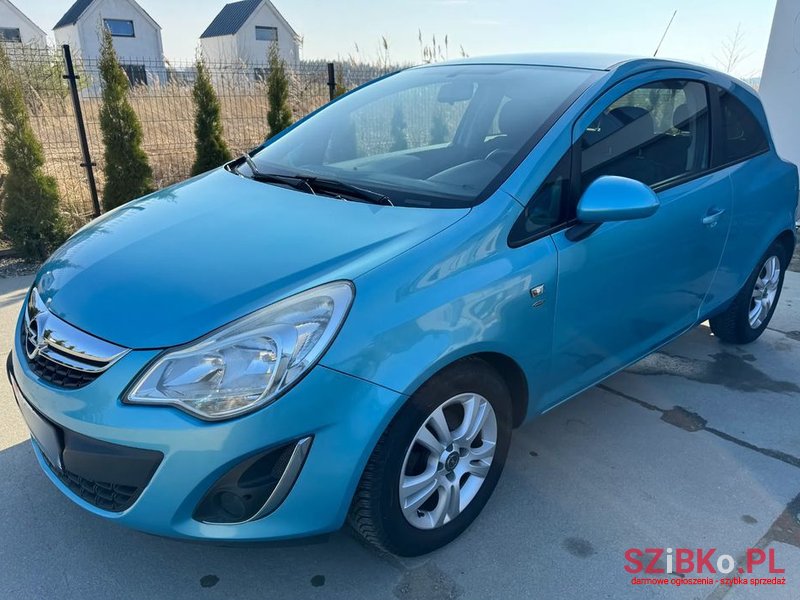2011' Opel Corsa photo #5