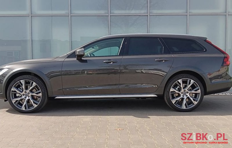 2023' Volvo V90 Cross Country photo #3