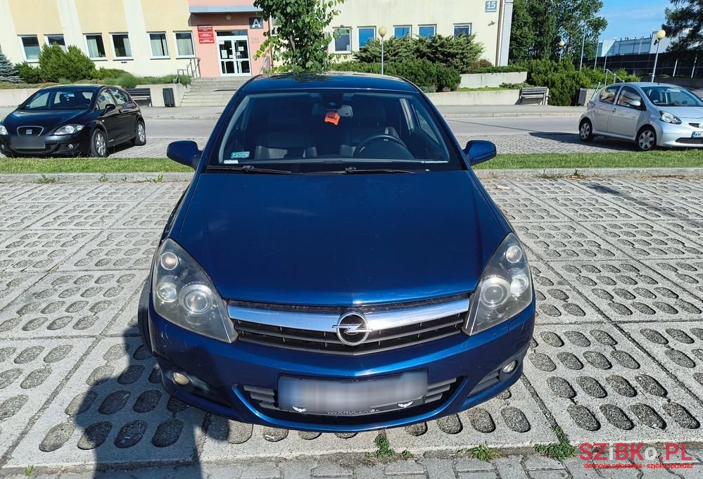 2005' Opel Astra 2.0 T Sport photo #2