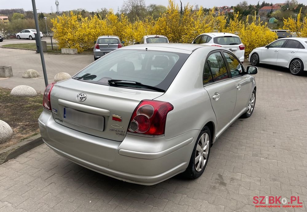 2008' Toyota Avensis photo #3