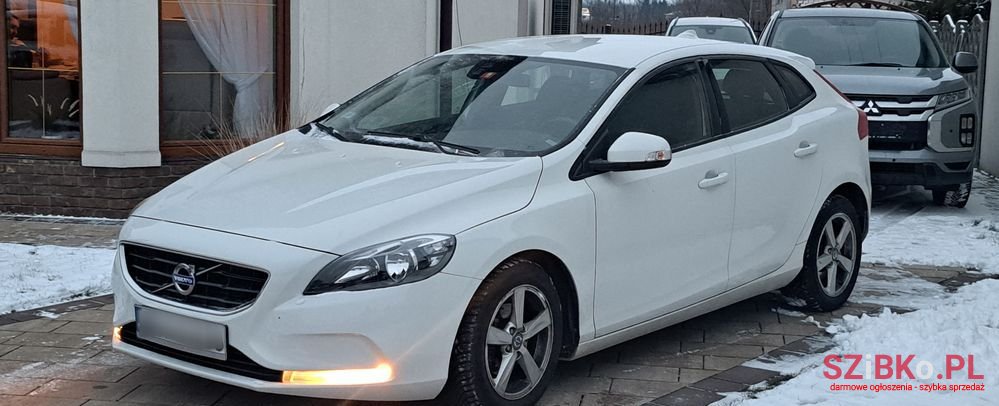 2013' Volvo V40 Cc D2 Momentum photo #2