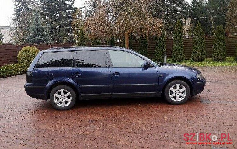 2000' Volkswagen Passat photo #1