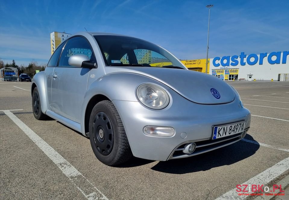 2002' Volkswagen New Beetle photo #1