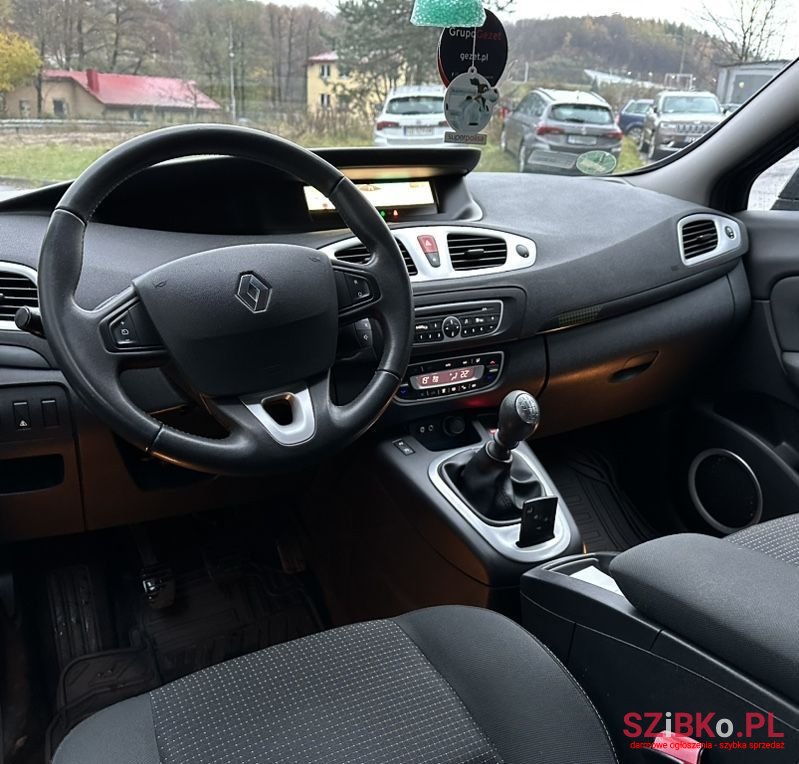 2009' Renault Grand Scenic photo #5