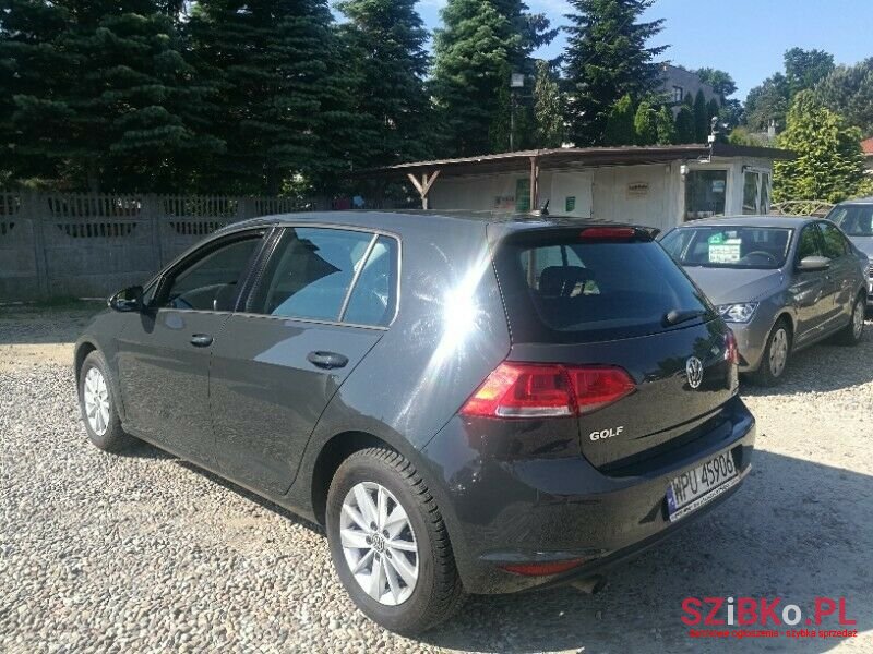 2017' Volkswagen Golf photo #4