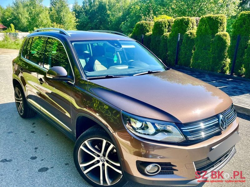 2012' Volkswagen Tiguan photo #2