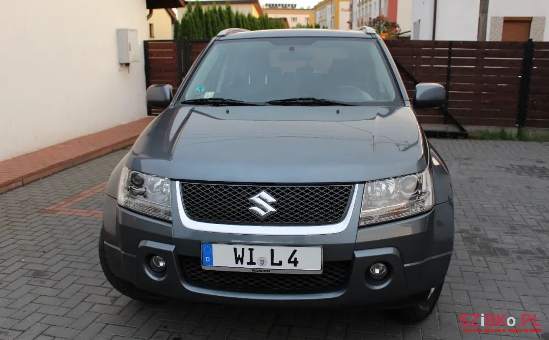 2009' Suzuki Grand Vitara photo #5