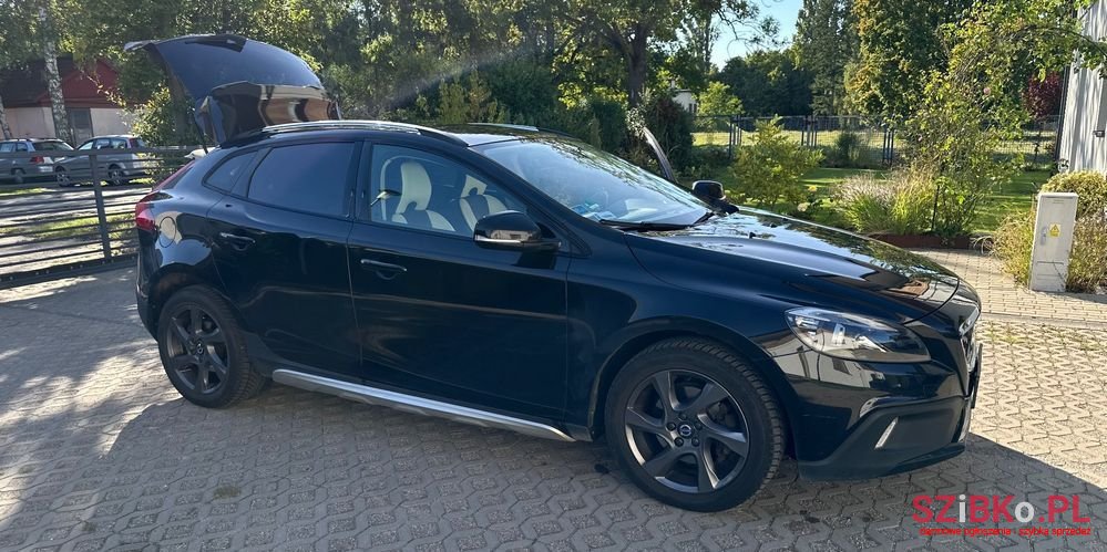 2015' Volvo V40 T4 Momentum photo #5