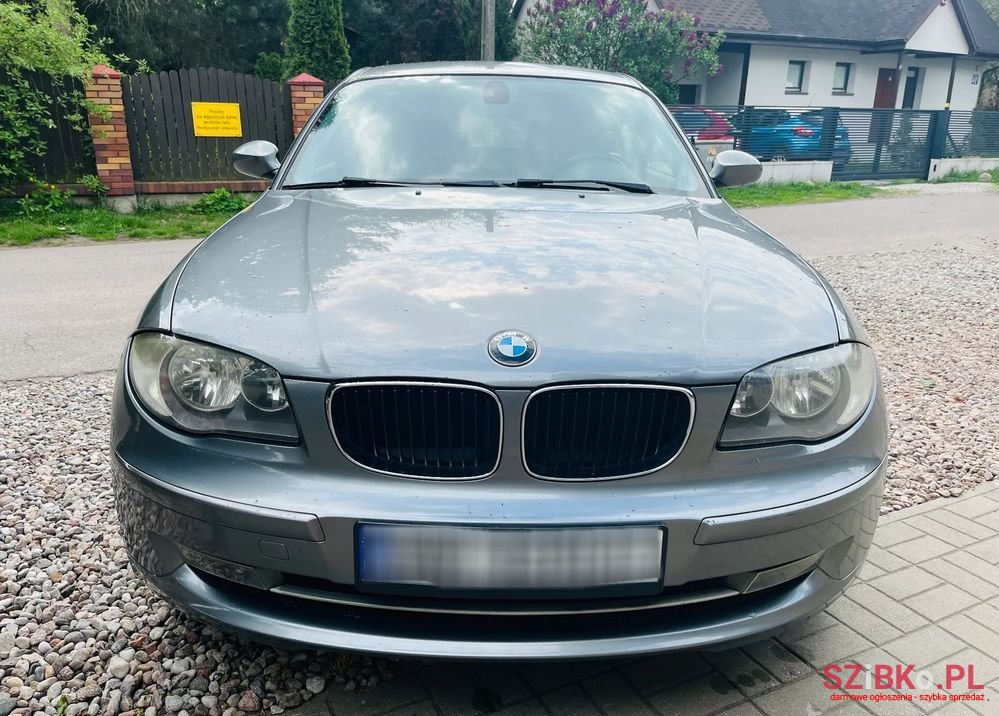 2010' BMW 1 Series 116I Edition Sport photo #5