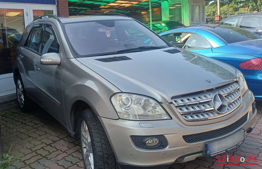 2005' Mercedes-Benz Ml 320 Cdi 4-Matic photo #2