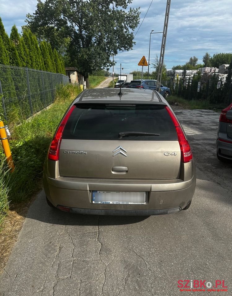 2010' Citroen C4 photo #5