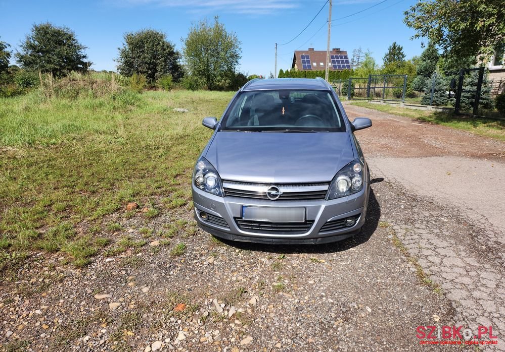 2009' Opel Astra 1.8 Caravan Edition Plus photo #2