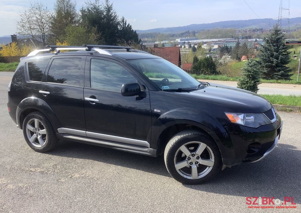 2009' Mitsubishi Outlander photo #3