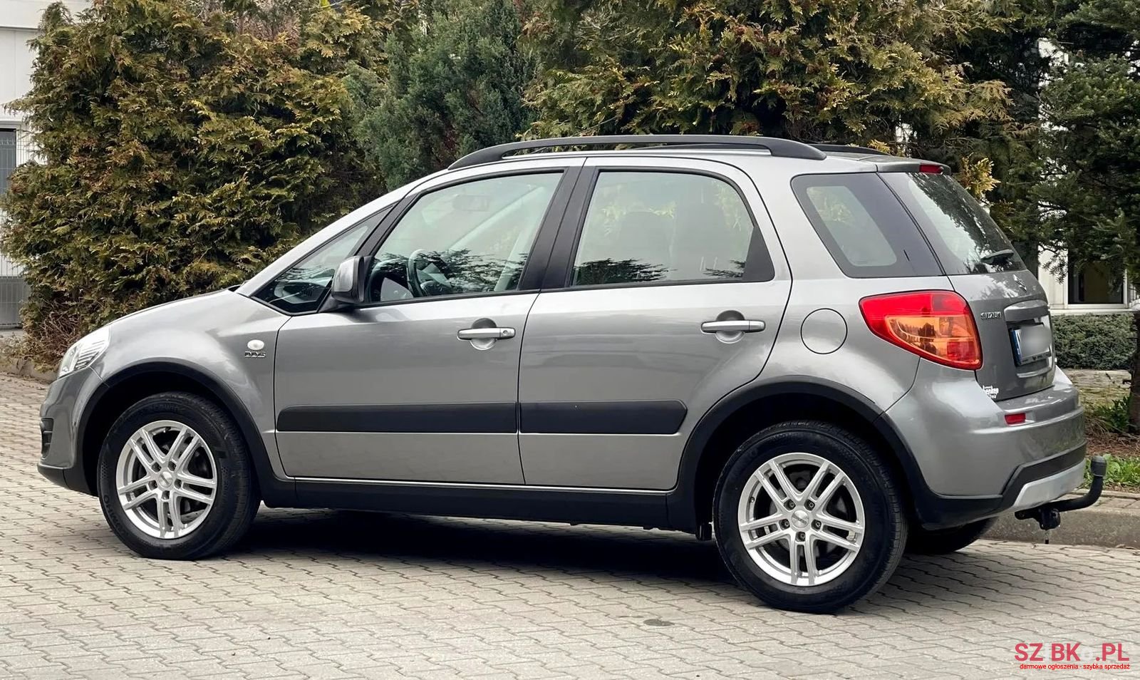 2011' Suzuki SX4 photo #5