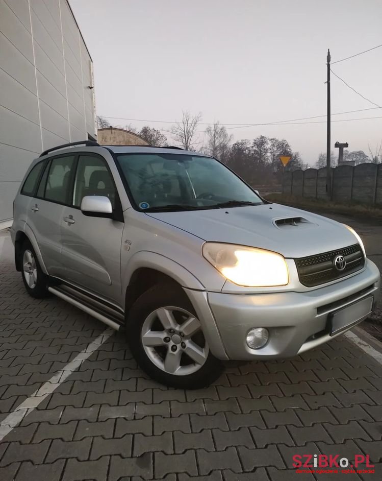 2005' Toyota RAV4 photo #4