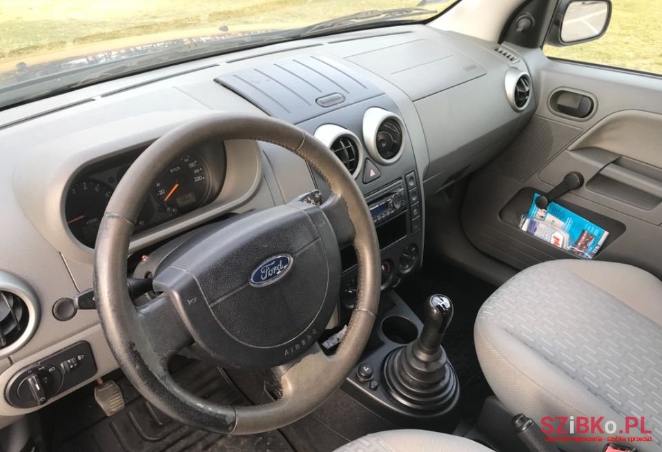 2003' Ford Fusion photo #5