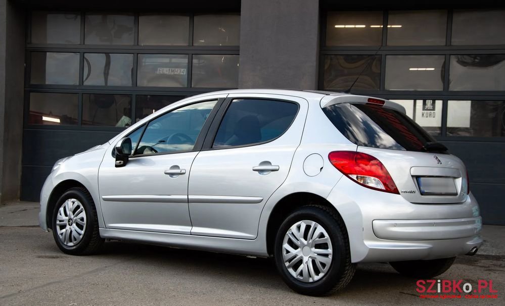 2011' Peugeot 207 1.6 Active photo #4