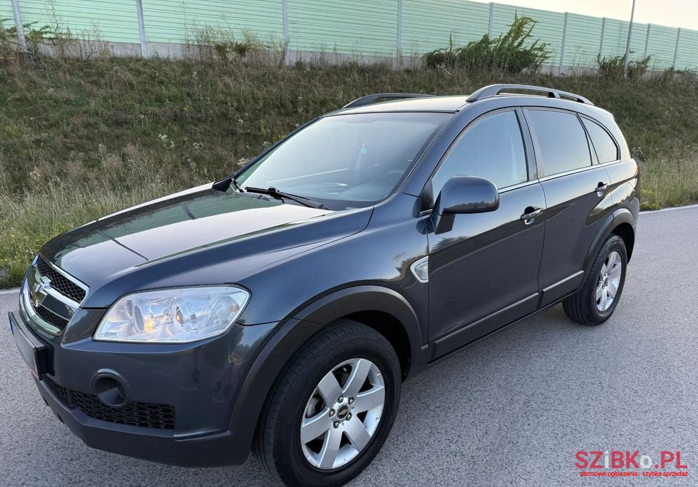 2007' Chevrolet Captiva 2.4 Ls photo #2